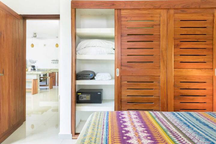 Room 5 of 70