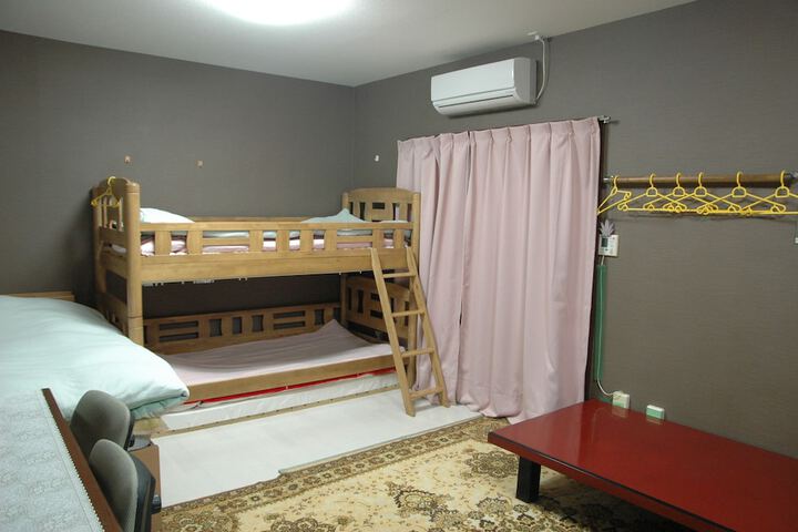 Room 17 of 111