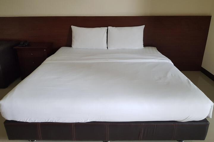 Room 52 of 67