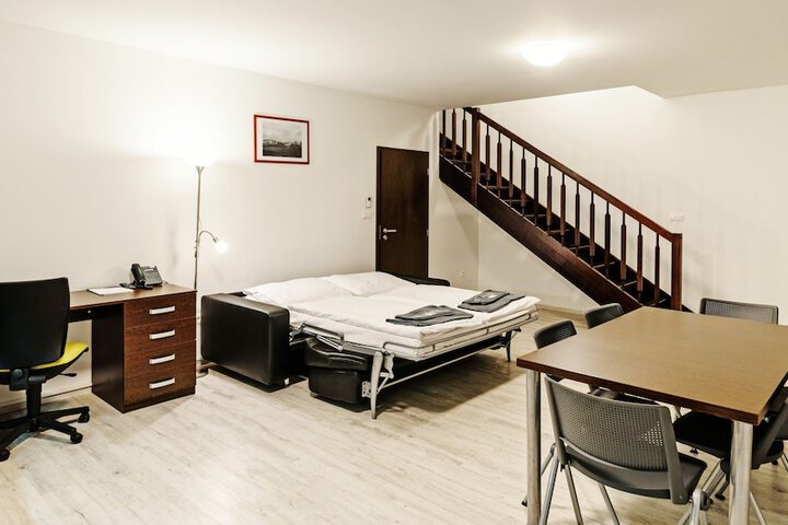 Room 9 of 71