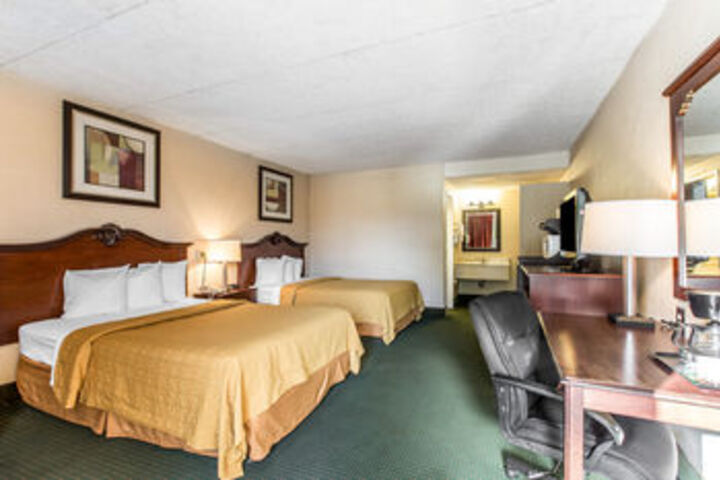 Room 6 of 15