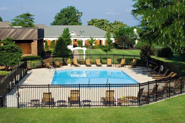 Pool Hotel