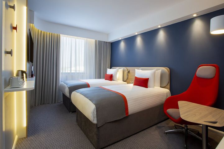 Room 2 of 45