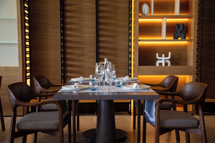 Dining 31 of 40
