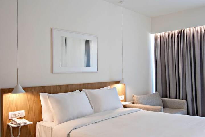 Room 38 of 100