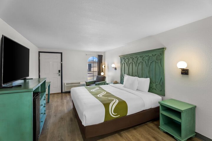Room 22 of 35