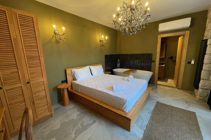 Room 13 of 75