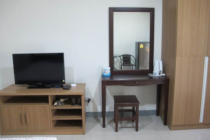 Room 12 of 33