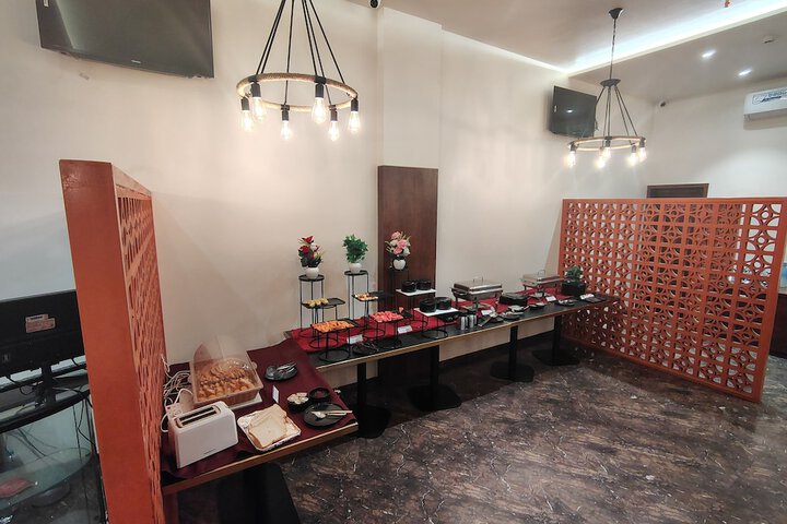 Breakfast/Coffee Service 18 of 28