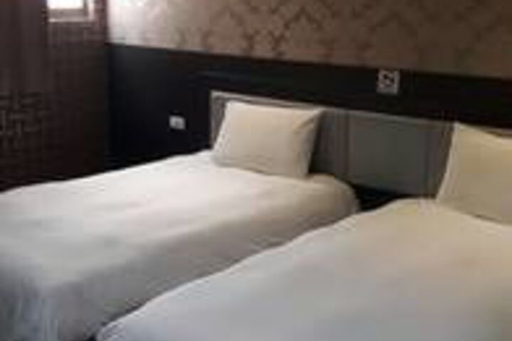 Room 7 of 23