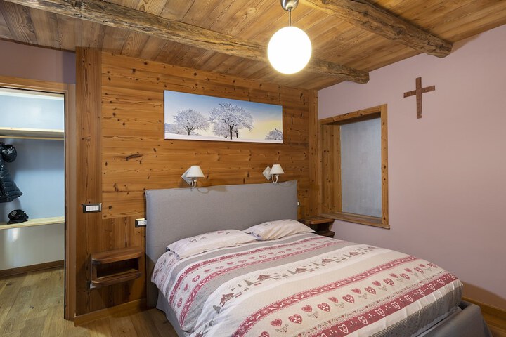 Room 10 of 38