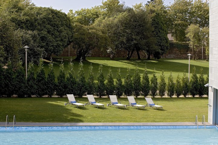 Pools & Facilities