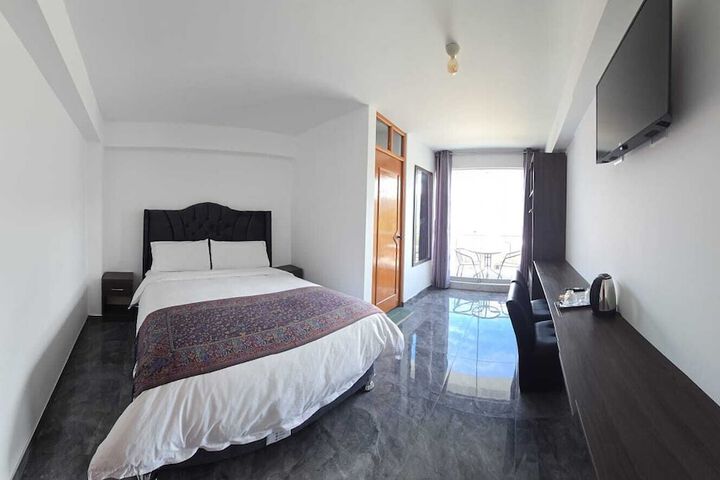 Room 6 of 15
