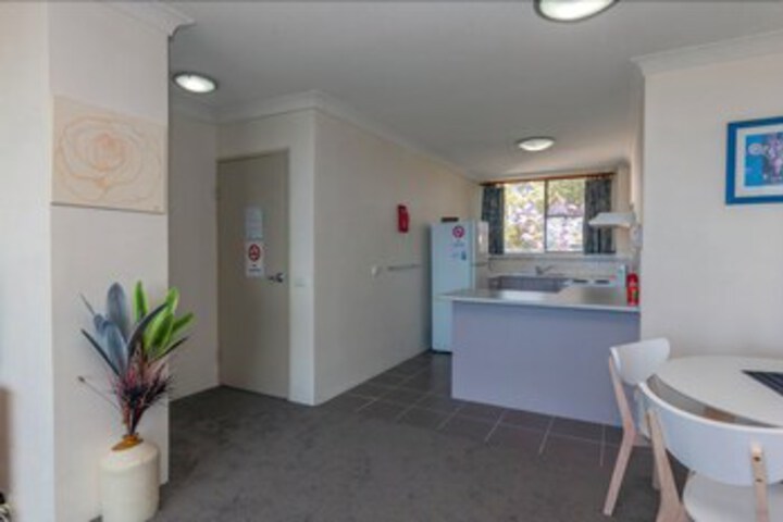 Room 10 of 17