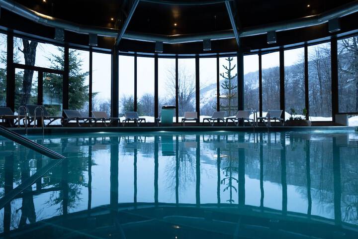 Pool 30 of 53