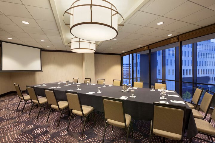 Radisson Blu Fargo Fargo | Bookonline.com