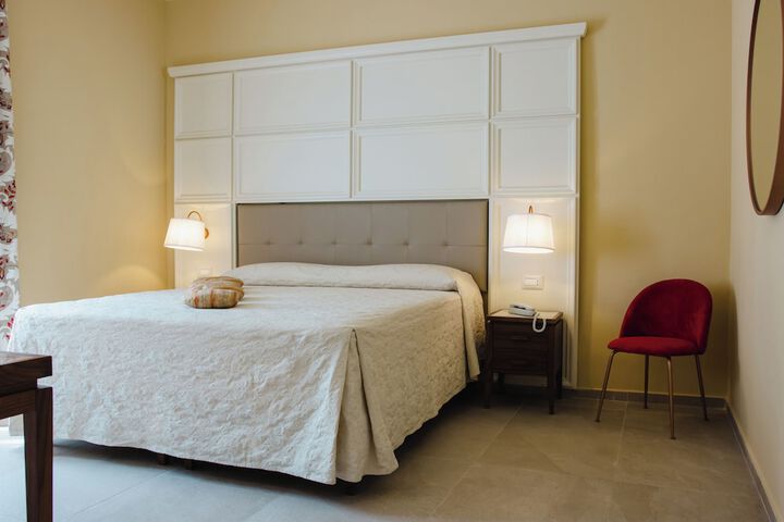 Room 6 of 54