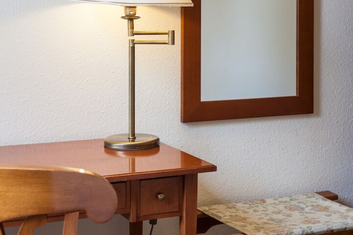 Room 7 of 27