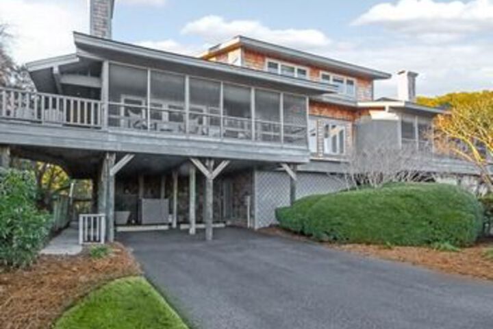 Exterior of Beach Townhouse 4 by RedAwning