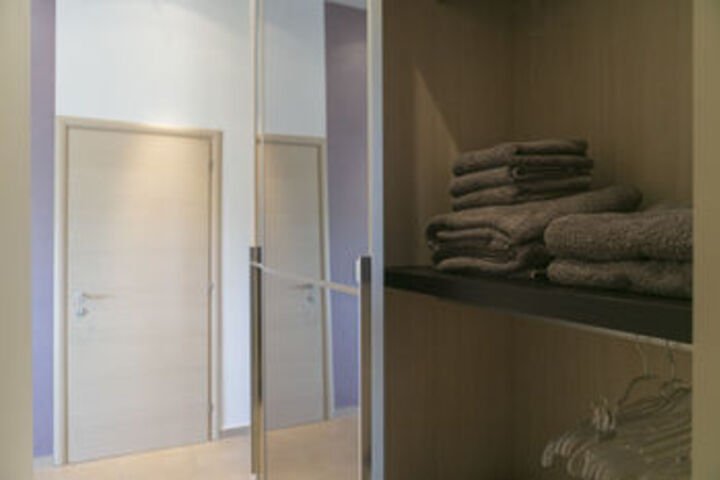 Room 46 of 85