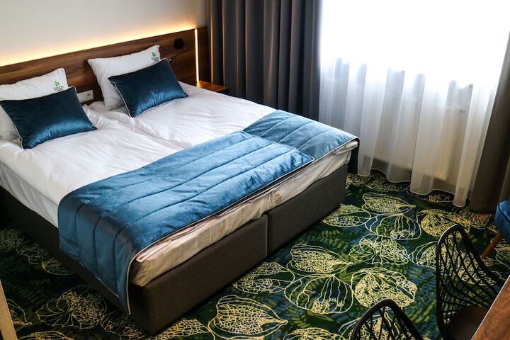 Room 9 of 24