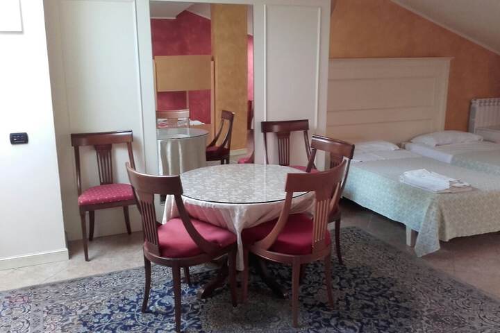 Room 10 of 76