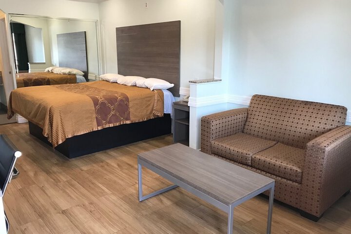 Room 12 of 26