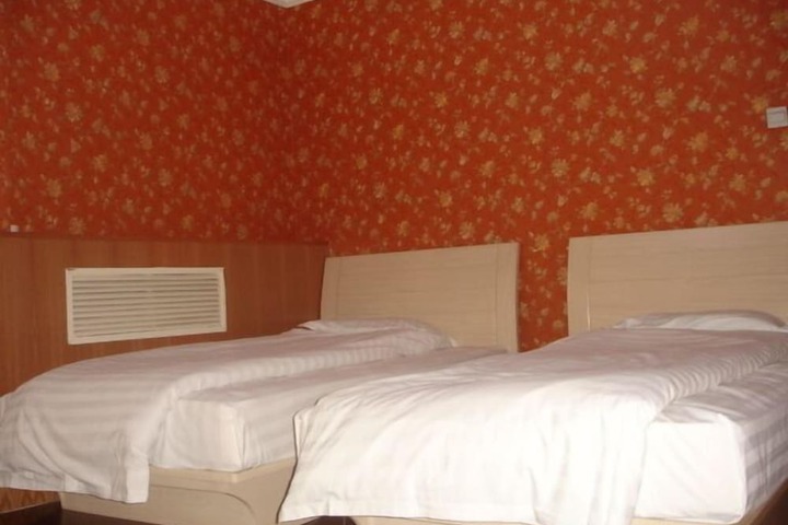Room 9 of 43