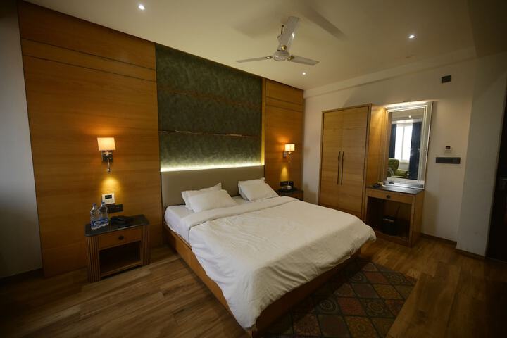 Room 8 of 54