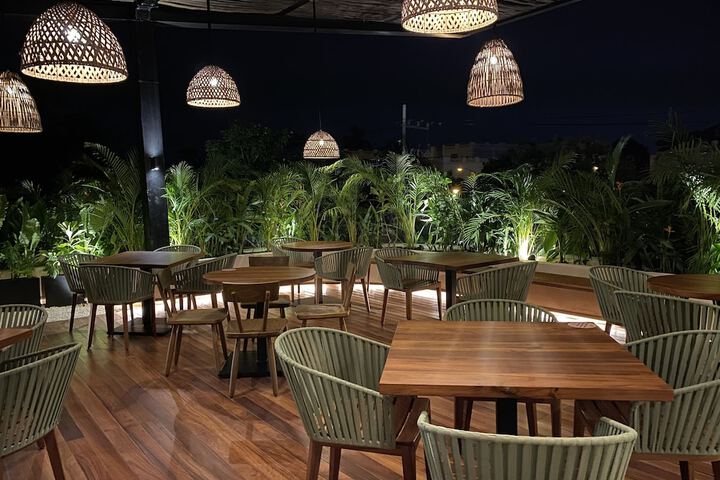 Dining 68 of 73