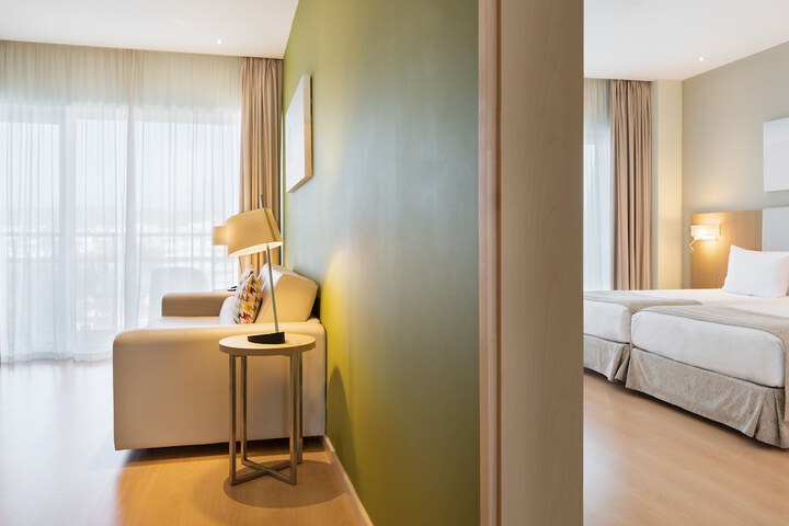 Room 28 of 78