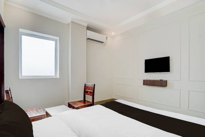 Room 5 of 15