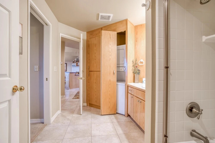 Room 9 of 20