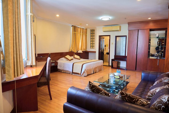Room 16 of 33