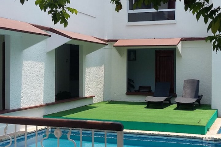 Pool Hotel