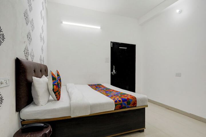 Room 22 of 35