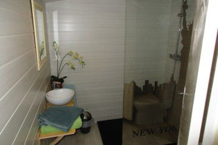 Room 2 of 36