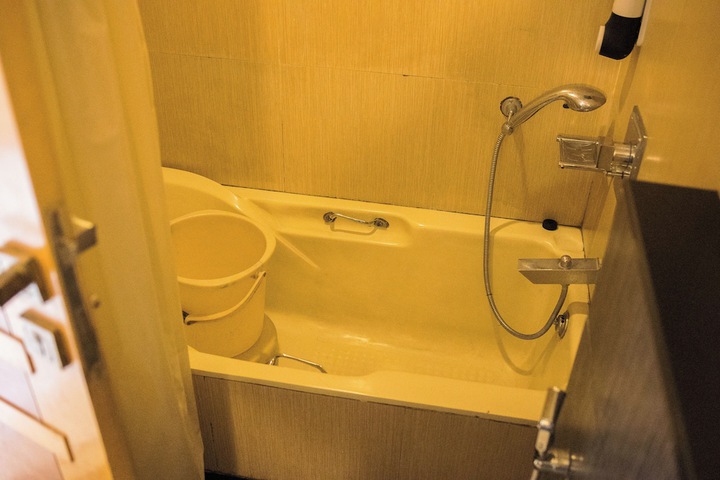 Room 16 of 29