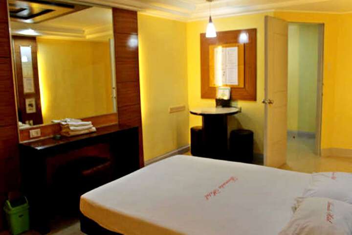 Room 10 of 21