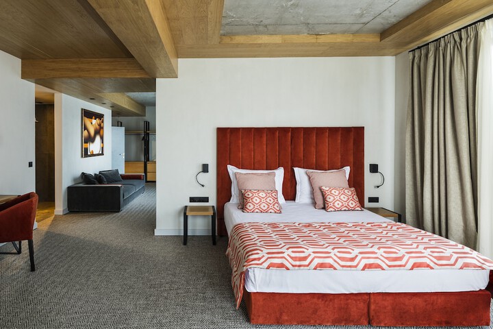 Room 10 of 73