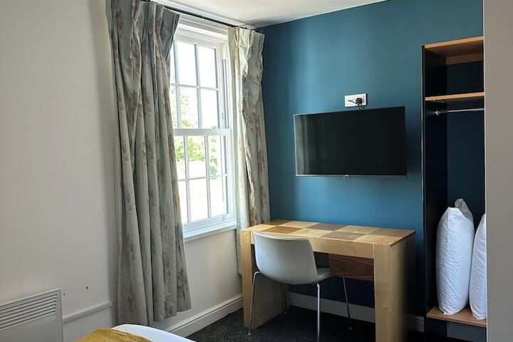 Room 4 of 21