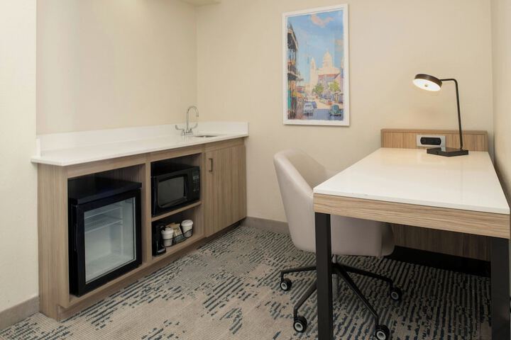 Room 14 of 50