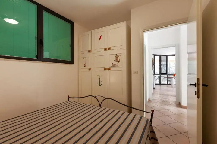 Room 11 of 15