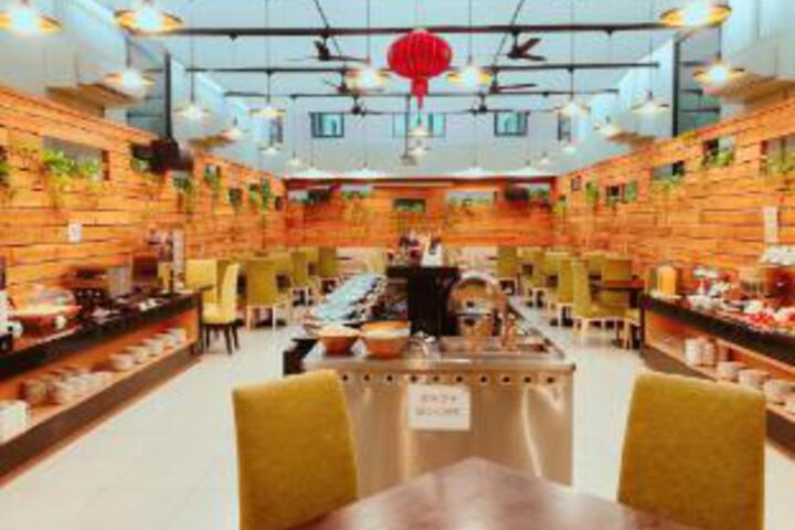 Dining 6 of 23