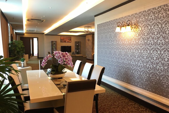 Room 7 of 87