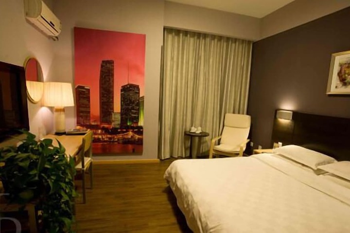 Room 15 of 25