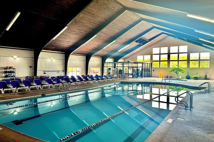 Pool Hotel