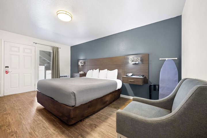 2 Queen Beds (6 of 14)