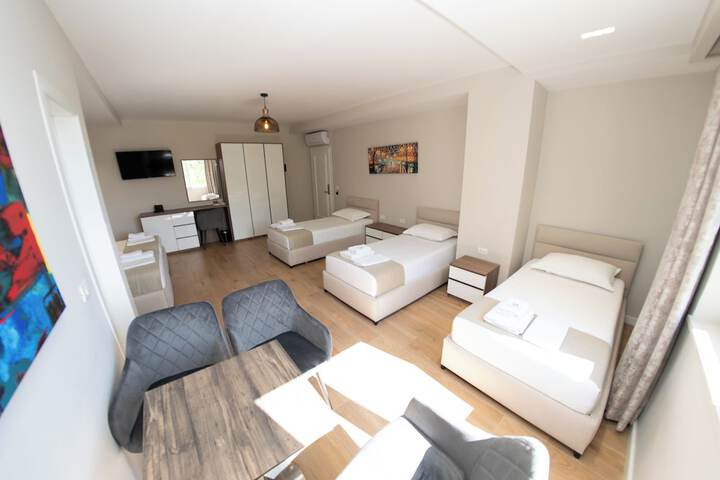 Room 12 of 48