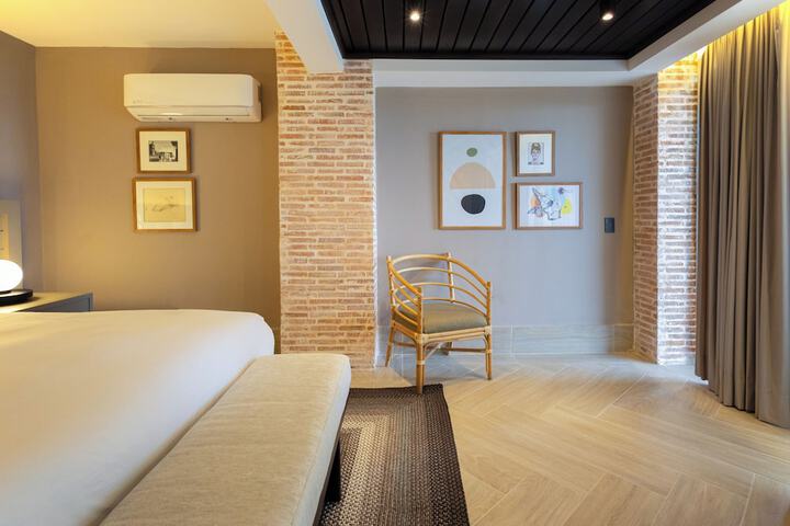 Room 36 of 71